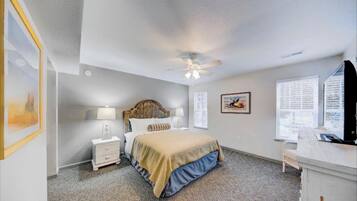 3 bedrooms, desk, iron/ironing board, free WiFi