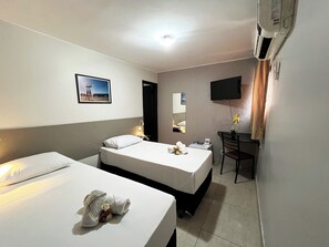 Standard Single Room, 2 Single Beds - Hotel Montana by Bsb Inn (Nucleo Bandeirante)
