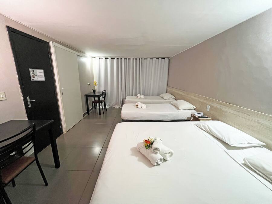 Quarto triplo econômico | Frigobar, Wi-Fi de cortesia, roupa de cama