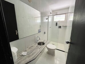 Shower - Hotel Montana by Bsb Inn (Nucleo Bandeirante)