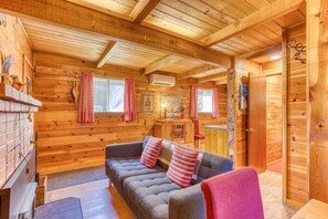 壁炉、书、立体声音响