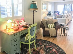 Living area - 2 bedroom accommodation in Whitstable (Whitstable)