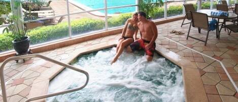 Piscine couverte, piscine extérieure