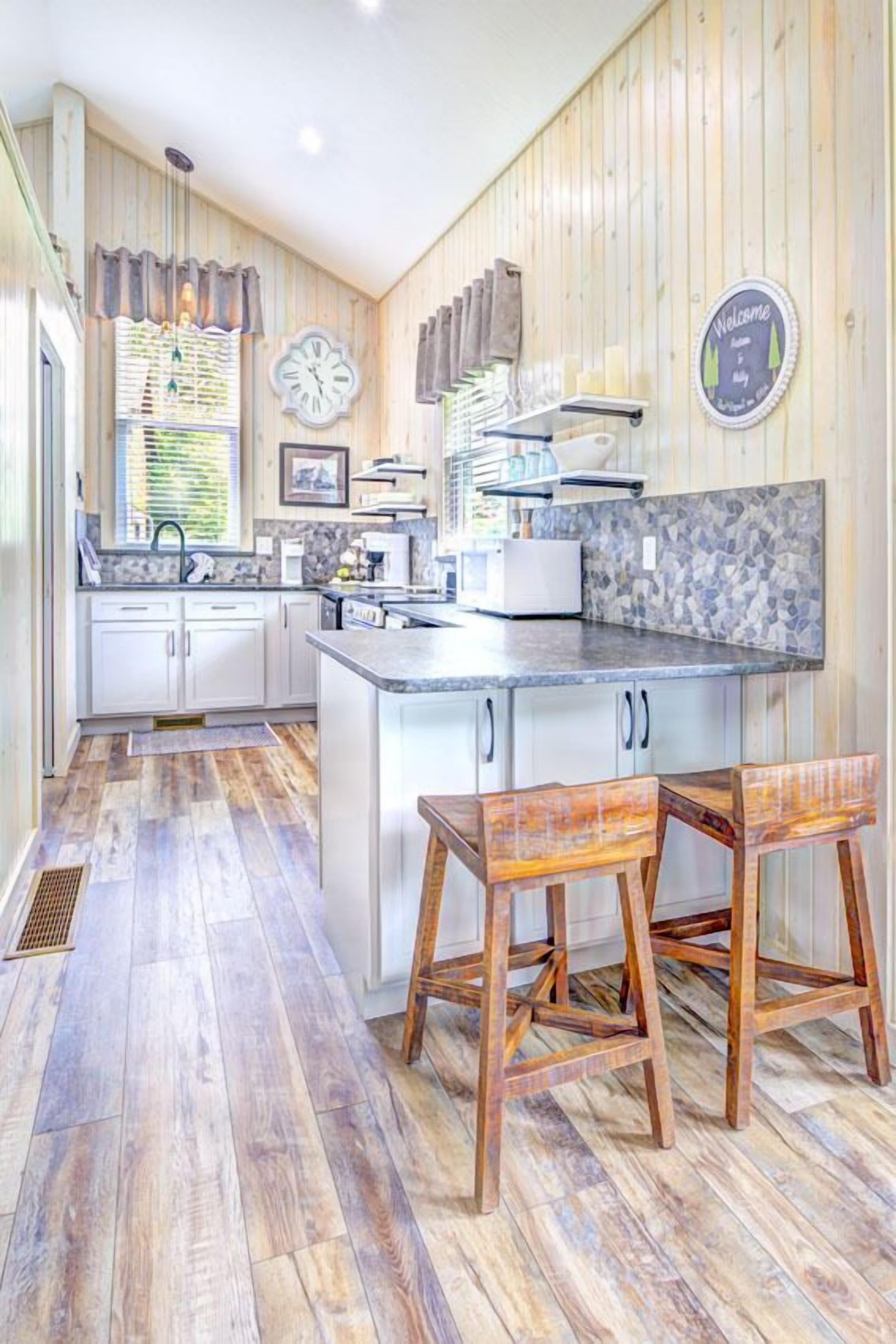 Réfrigérateur, micro-ondes, four, lave-vaisselle