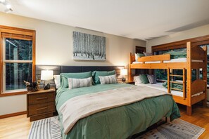 3 Schlafzimmer, Bügeleisen/Bügelbrett, WLAN, Bettwäsche