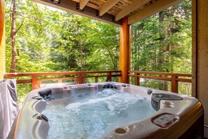 Bañera de hidromasaje al aire libre