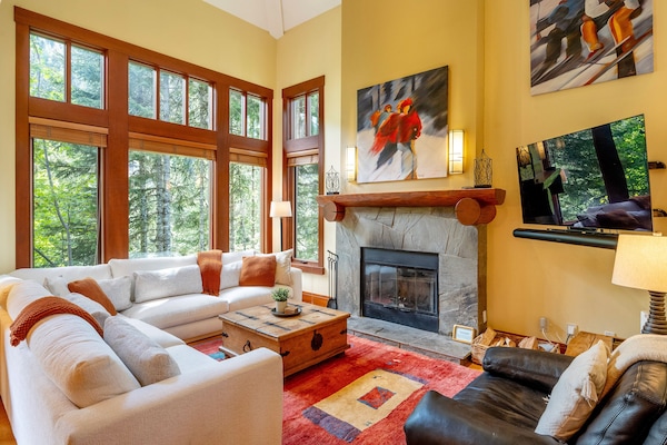 Main Floor - Living room