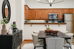 Dining - True SKI IN/OUT | Updated 3.5BR | Hot Tub | Garage | Managed By Aloha Whistler (Whistler)