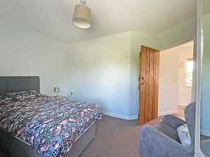 3 bedrooms, free WiFi, bed sheets