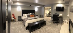 2 habitaciones, tabla de planchar con plancha y cuna de viaje