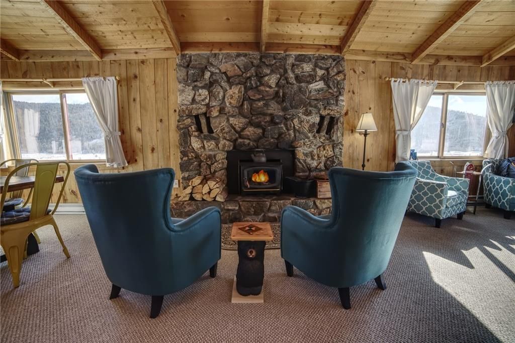 Peaceful Mountain Cabin: 16 miles to Breckenridge; Skiing, Hiking!