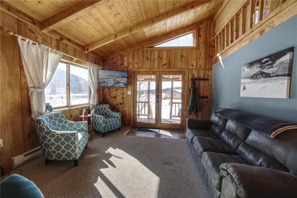 Peaceful Mountain Cabin: 16 miles to Breckenridge; Skiing, Hiking!