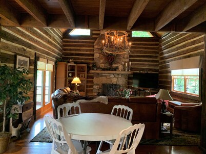 Lakefront Log Cabin on Beautiful Kerr Lake in downtown Clarksville VA