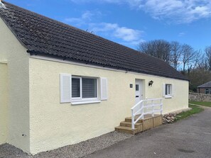 Exterior detail - A beautiful coastal cottage in characterful Portmahomack. (Portmahomack, near Dornoch)
