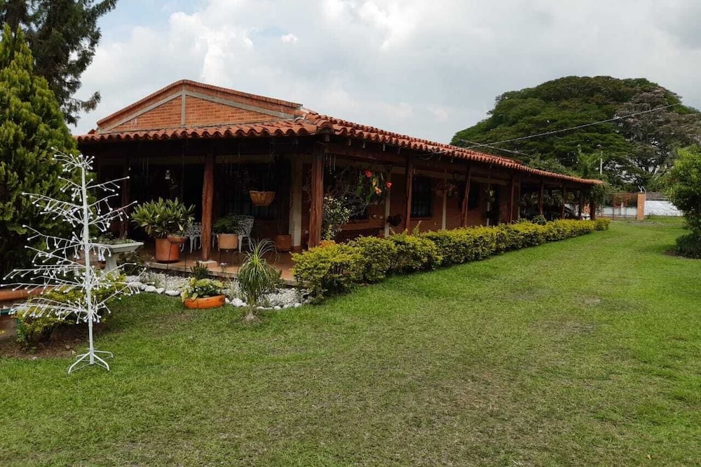Beautiful Heavenly Country House
