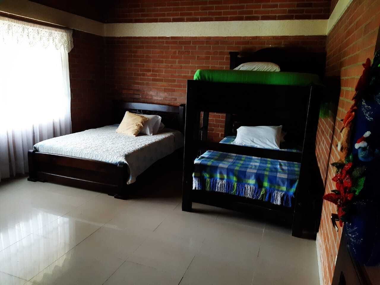 3 makuuhuonetta, ilmainen Wi-Fi, vuodevaatteet