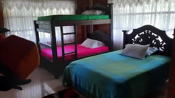 3 quartos, Wi-Fi de cortesia, roupa de cama