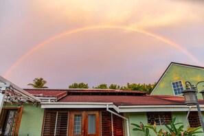 Exterior - Close to great food & essentials (Kingston)