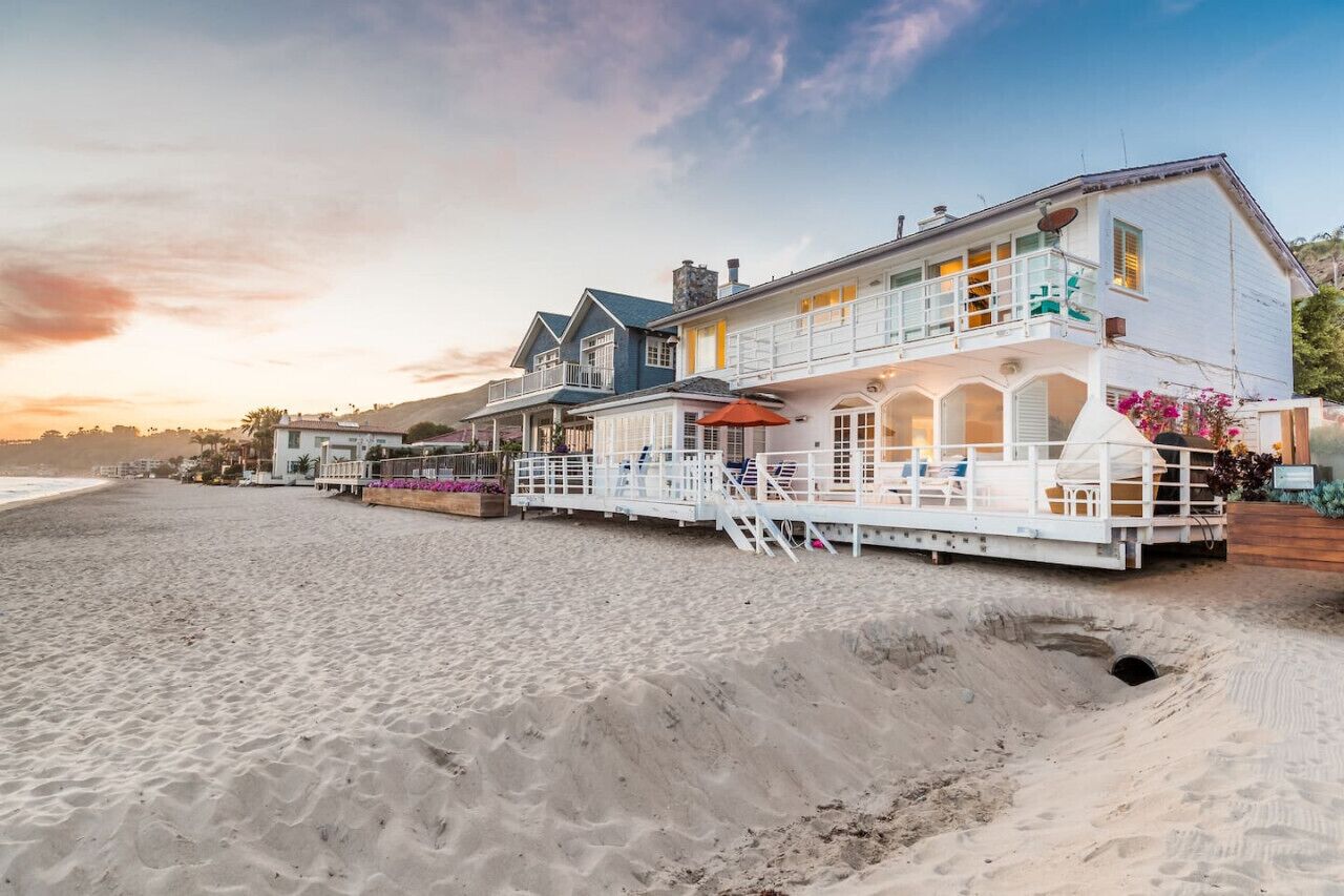 Malibu Beachfront on Carbon Beach with Hot Tub