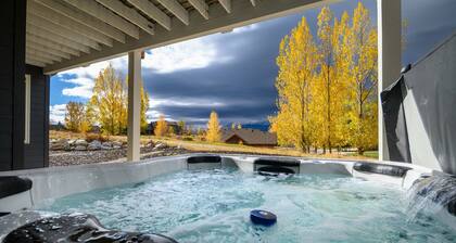 The Ledges | Ski Getaway | Hot Tub & Theater Room