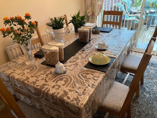 Professional Bed & Breakfast en-suite double rooms £80 per night per room.