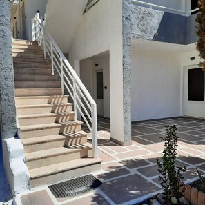 تفاصيل الفندق من الخارج