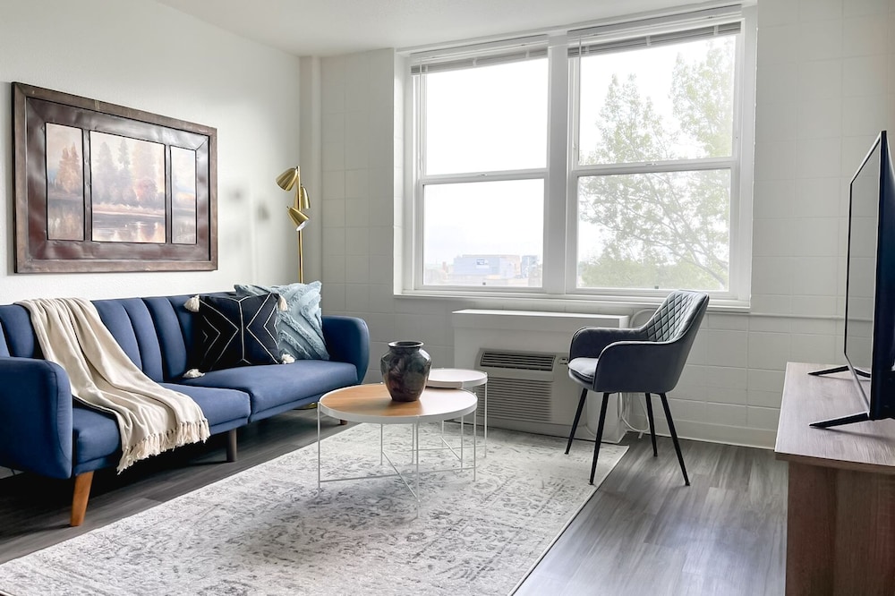 ★Cozy 1BD/1BA + Gym - Downtown Cincinnati★