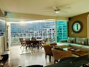 Smart TV - Luxury beach condo in Aria Ocean (Nuevo Vallarta)