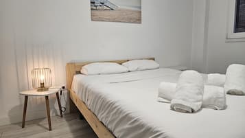 3 slaapkamers, een strijkplank/strijkijzer, gratis wifi, beddengoed