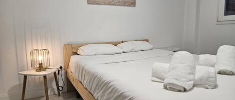 3 makuuhuonetta, silitysrauta/-lauta, ilmainen Wi-Fi, vuodevaatteet