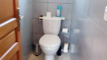 Douche, serviettes fournies