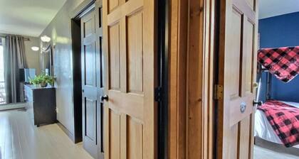 SunBear- AC, Pool, Game Room, Fireplace, Hiking!