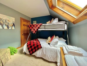 5 habitaciones, escritorio, tabla de planchar con plancha y wifi gratis