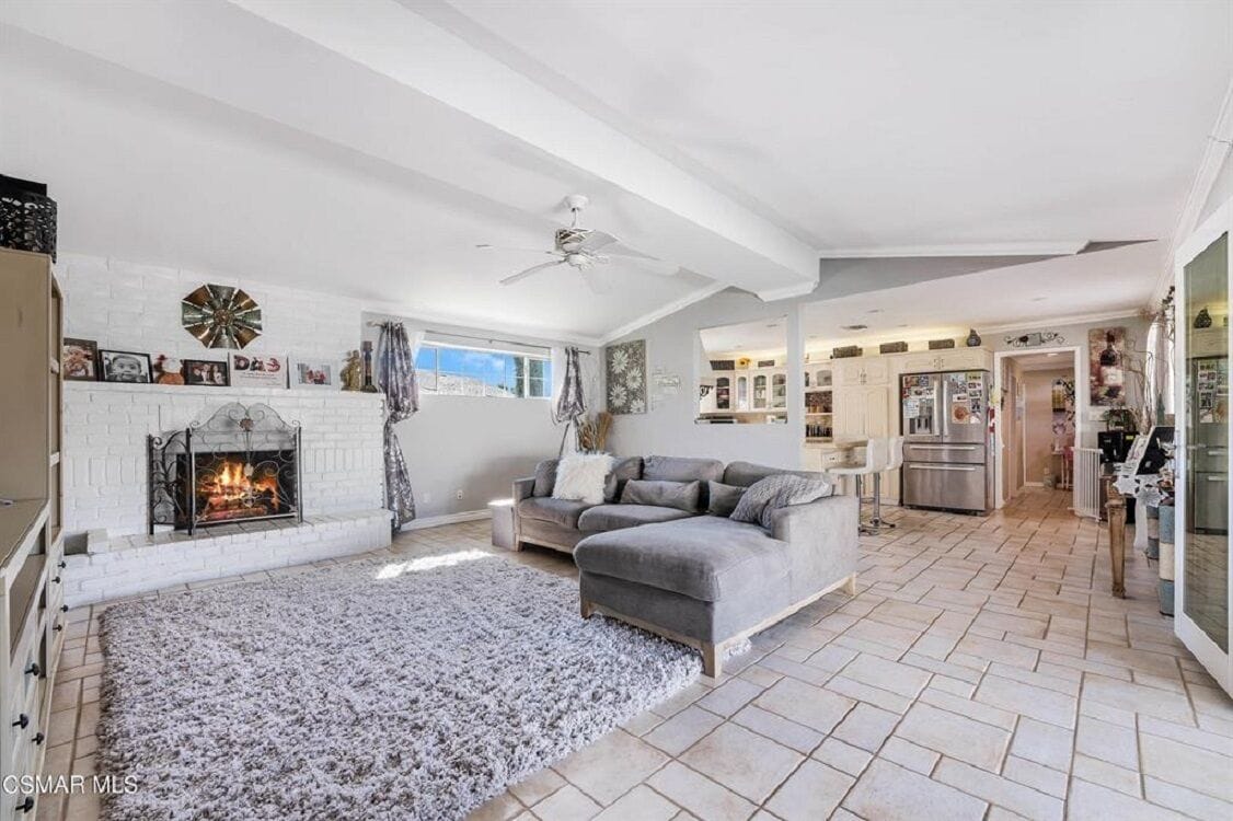 Gated property, main house 4bed 3bath amazing large pool. 