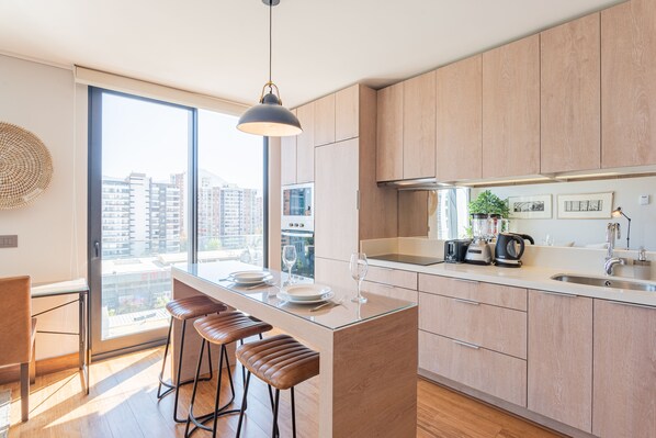 Appartement | Cuisine privée | Réfrigérateur, micro-ondes, four