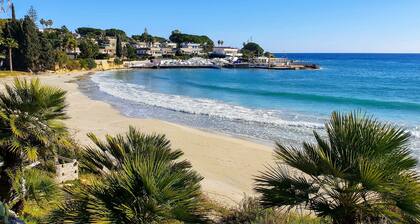 Freistehende Villa nur wenige Schritte vom Meer entfernt