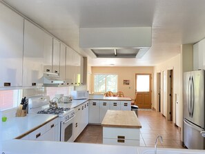 Private kitchen - Grasshopper Lane Experience in the Center of West Sedona!  (Sedona)