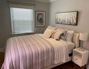 2 chambres, fer et planche à repasser, Wi-Fi, draps fournis