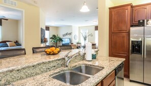 Condo (Premium Lake View Condo - Sleeps 6) | Private kitchen | Oven, dishwasher, coffee/tea maker, toaster