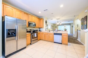 House (NEW Vista Cay Townhome 4009) | Private kitchen | Dishwasher, coffee/tea maker
