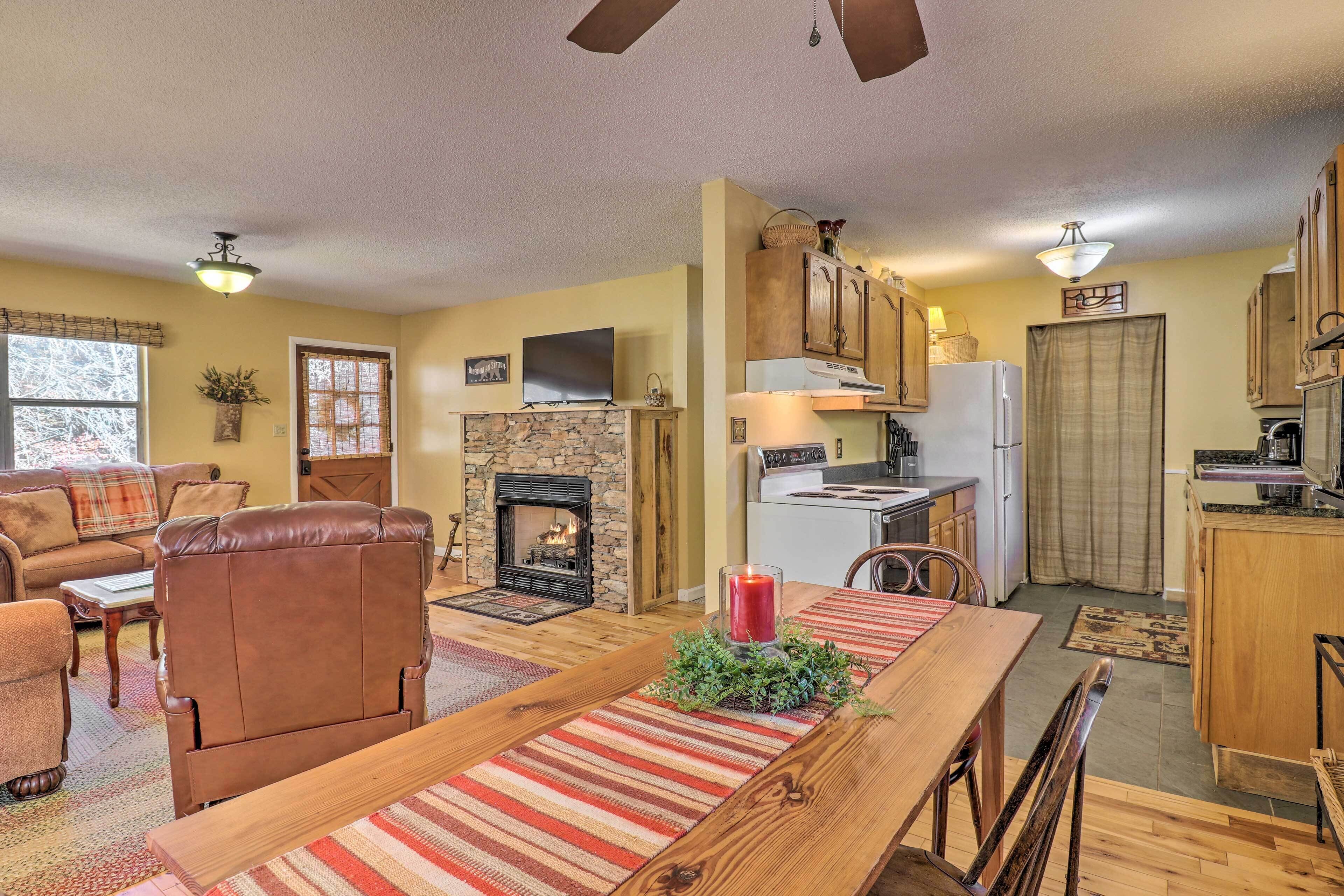 Creekside Retreat w/ Deck, 18 Miles to Wolf Ridge