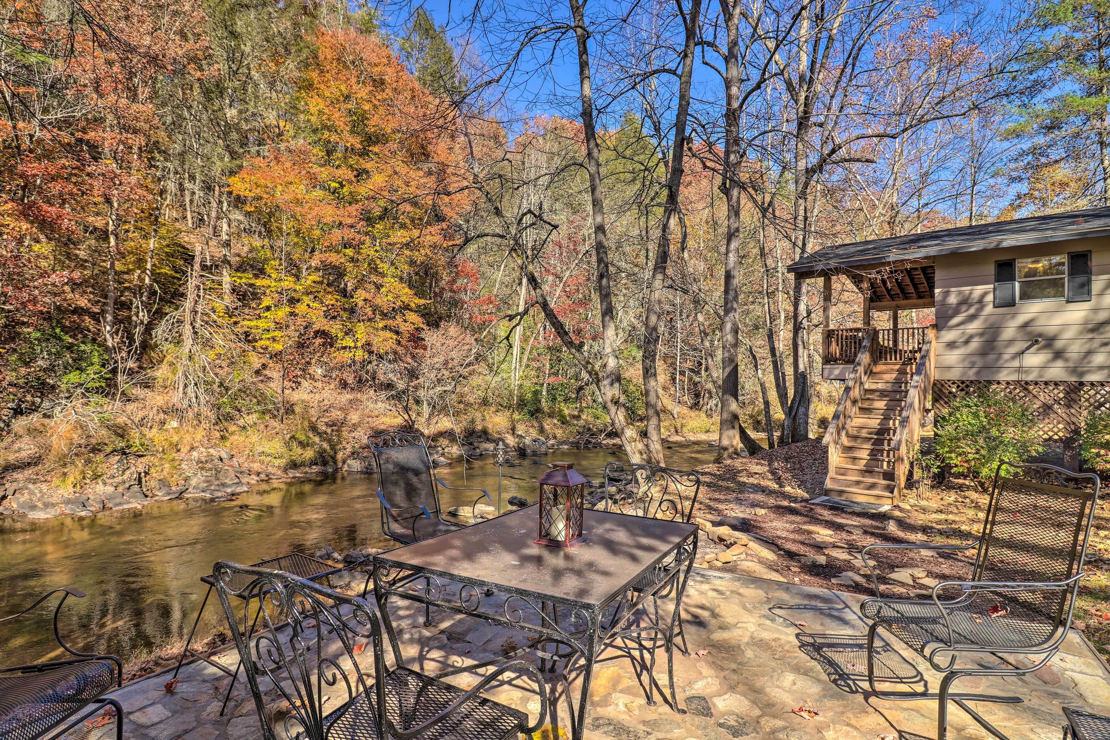 Creekside Retreat w/ Deck, 18 Miles to Wolf Ridge