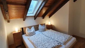 3 slaapkamers, een kluis op de kamer, een strijkplank/strijkijzer, wifi