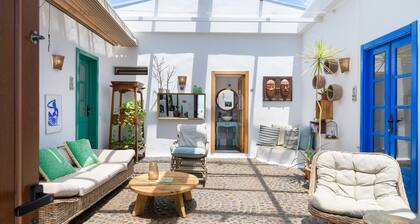 N12 Blue, Casa El Patio