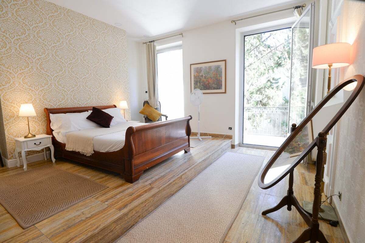 6 chambres, chambres insonorisées, fer et planche à repasser