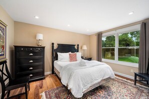 3 bedrooms, iron/ironing board, Internet, bed sheets - Laketown Villa | Downtown Coeur d'Alene Gem with Private Backyard (Coeur d'Alene)