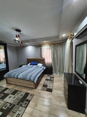 Apartamento | 3 quartos, Wi-Fi de cortesia, roupa de cama