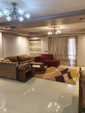 公寓 | 客廳 | 30 吋電視連數碼電視頻道