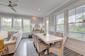 Dining - Stay for New Years! Community Pool is Heated (Santa Rosa Beach)