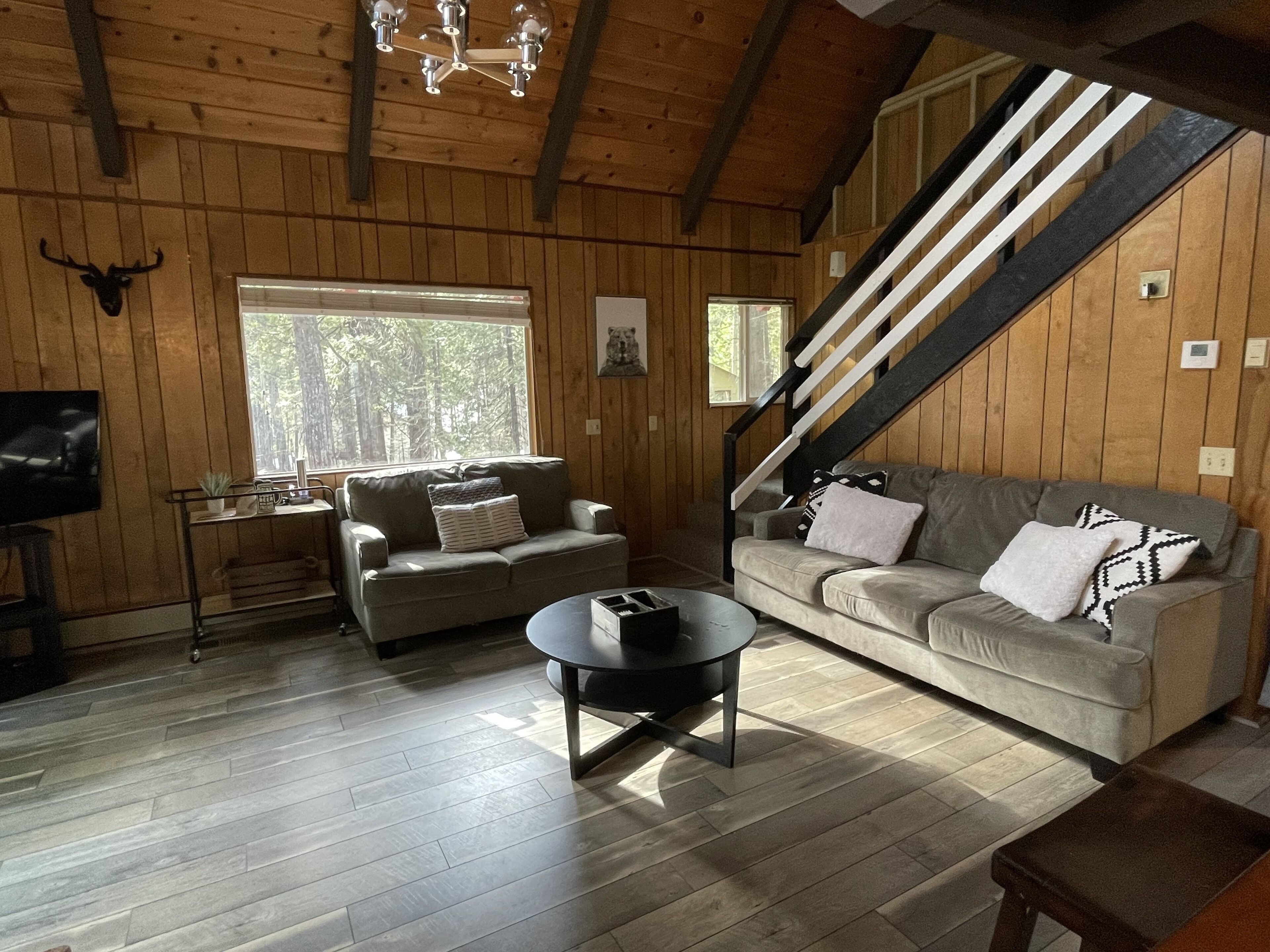 Black Bear Den ~ Access to Private Lake! 